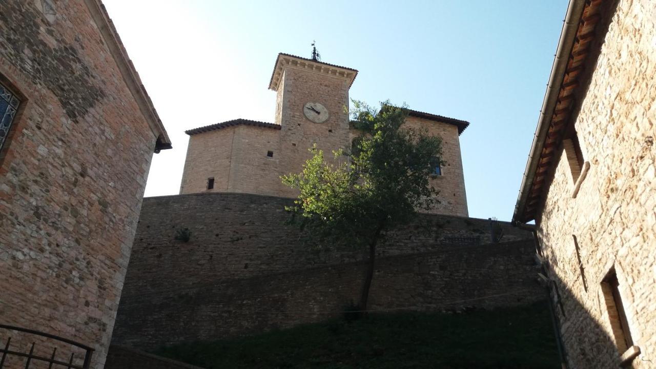 Albergo Montenerone Piobbico Bagian luar foto